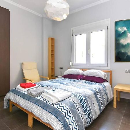 Modern Apartment In The Heart Of The City Larissa Exterior photo